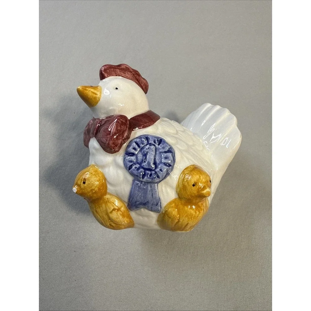 Vintage Giftcraft Ceramic Hen with Chicks & #1 Blue Prize Ribbon Shaker